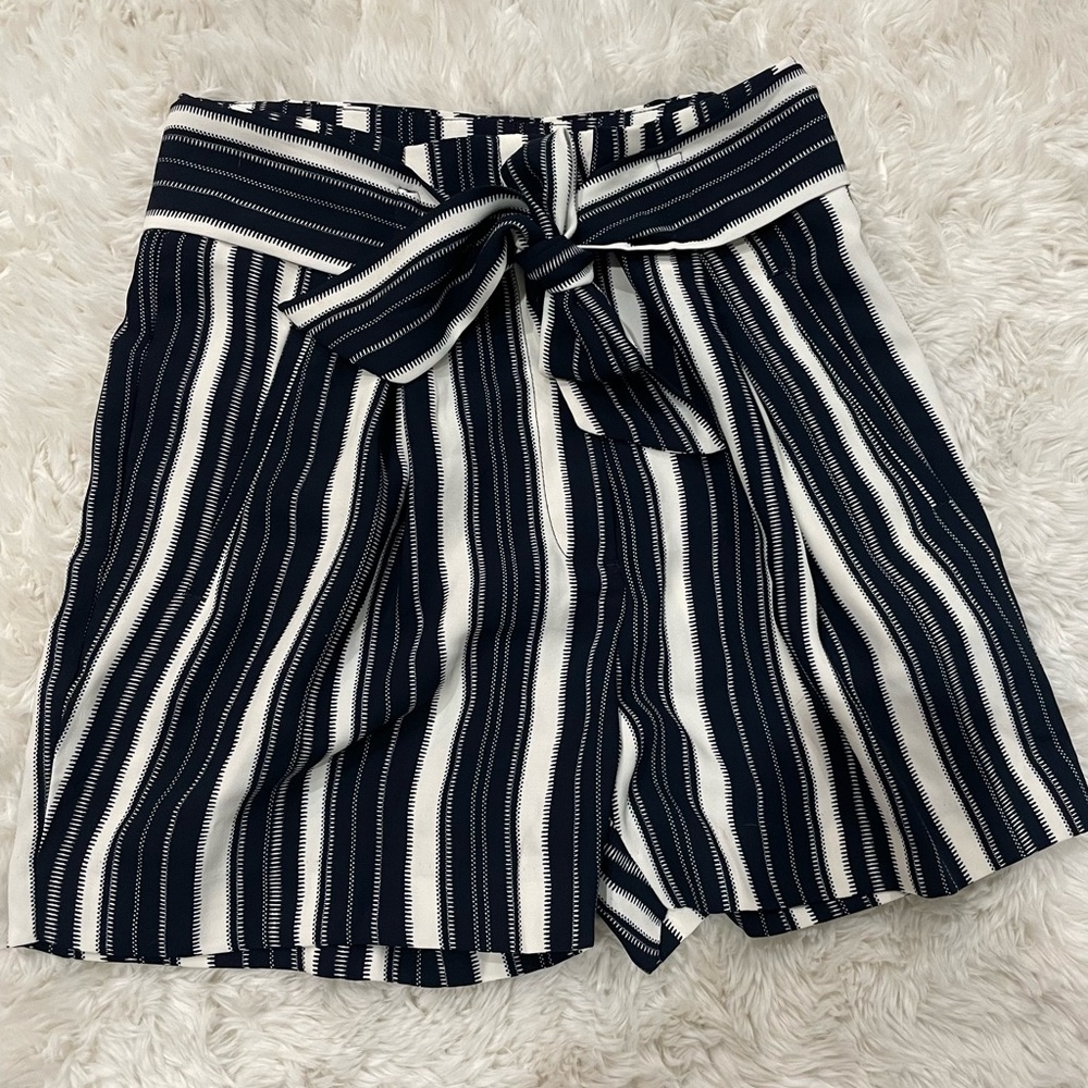 High waisted tie waist spring summer shorts white navy stripe